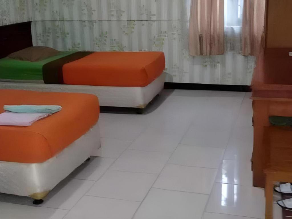 Mahadria Hotel Serang Bagian luar foto