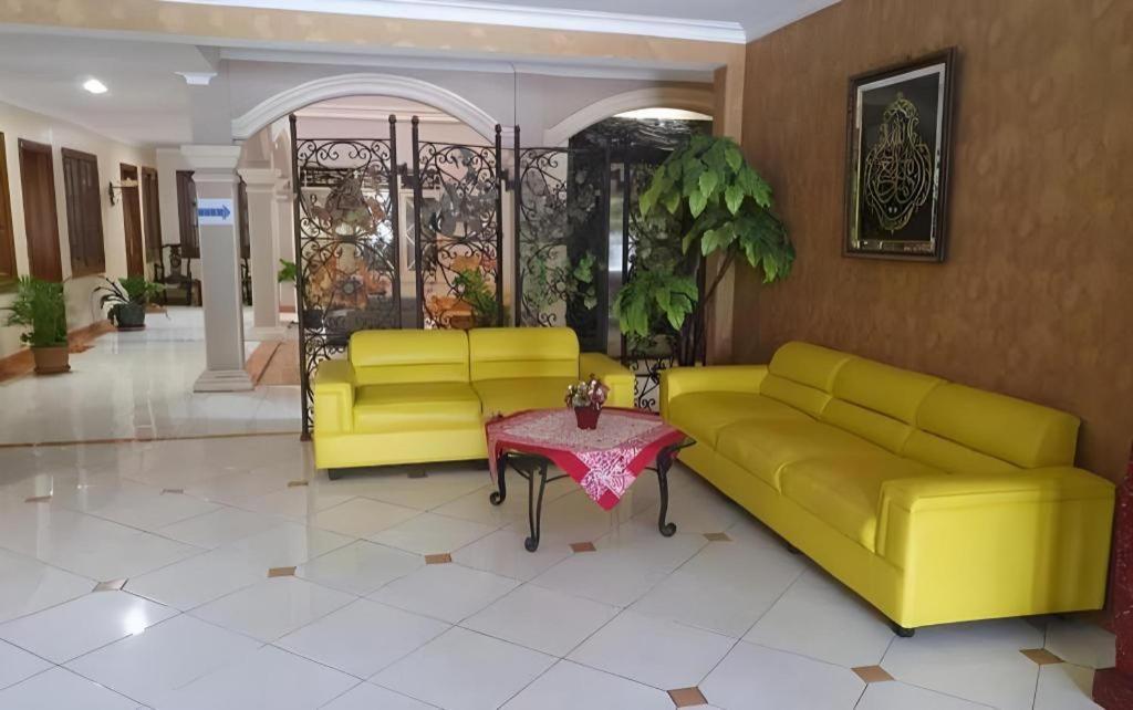 Mahadria Hotel Serang Bagian luar foto