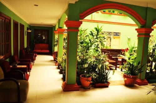 Mahadria Hotel Serang Bagian luar foto