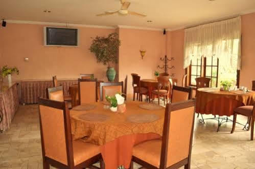 Mahadria Hotel Serang Bagian luar foto
