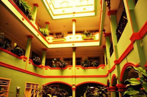 Mahadria Hotel Serang Bagian luar foto